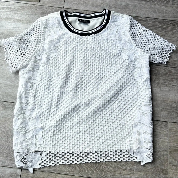 Trouve White White Mesh CROCHET OVERLAY Blouse - Picture 5 of 16